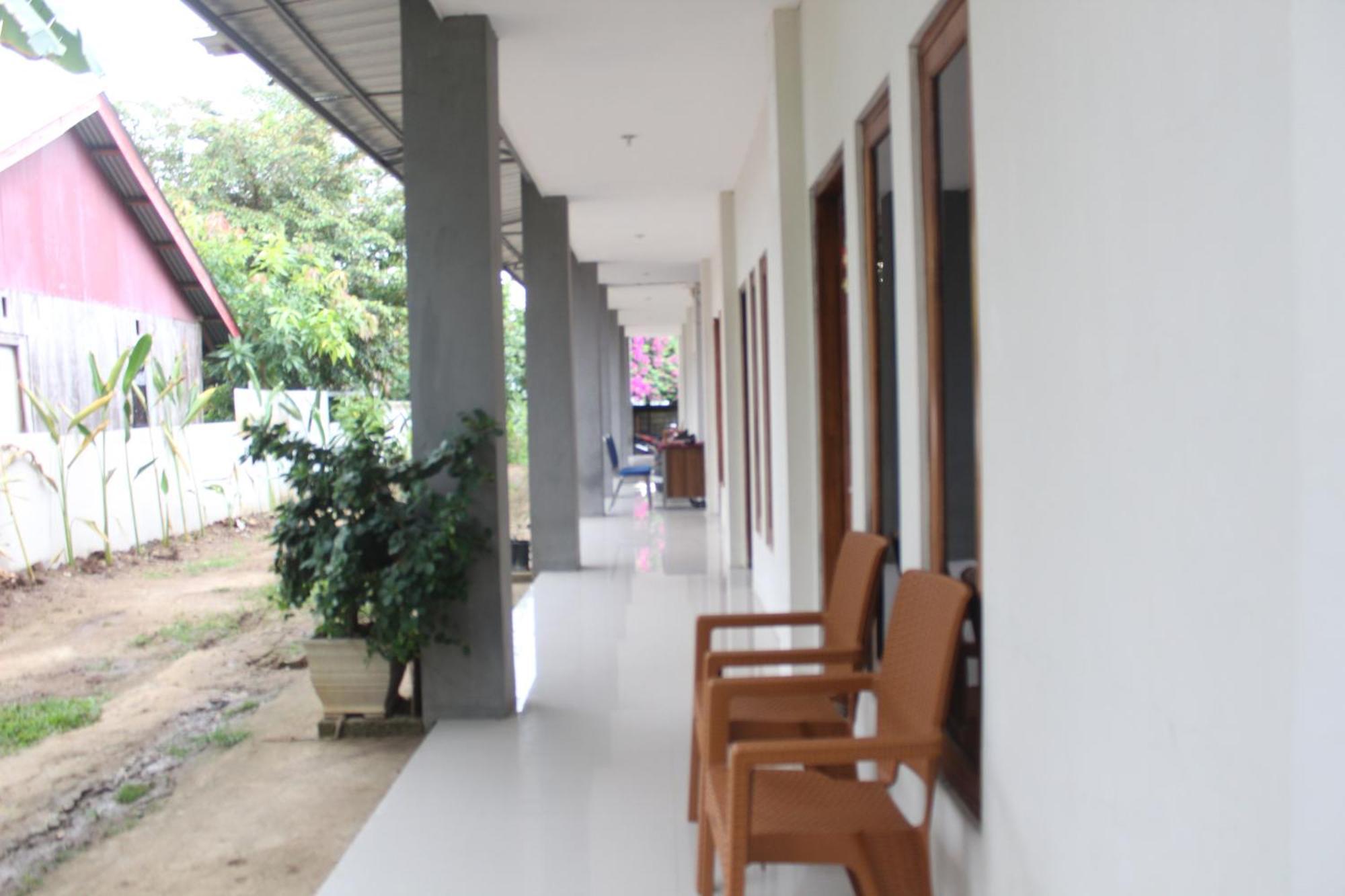 Wl Guesthouse Labuan Bajo Quarto foto